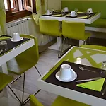 Oda ve Kahvaltı Leopoldo 3*